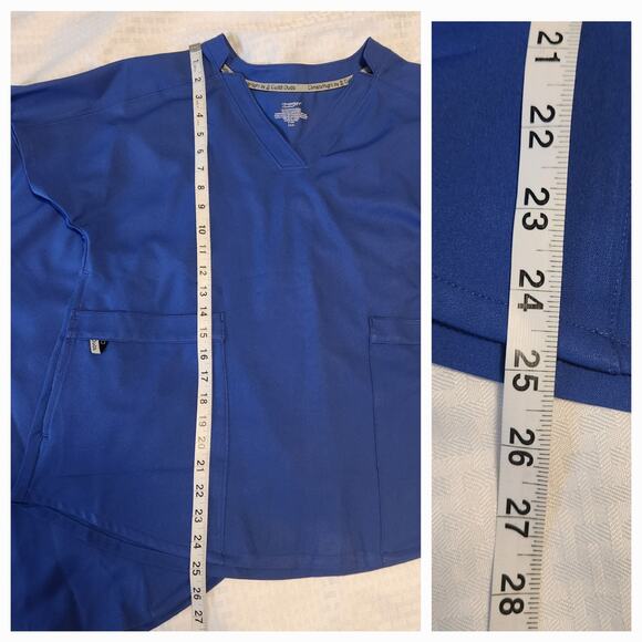 Cuddl Duds lot of 2 Metro Blue V-neck Scrubs Tops Shirts Size S, small 6-pocket - Picture 7 of 10